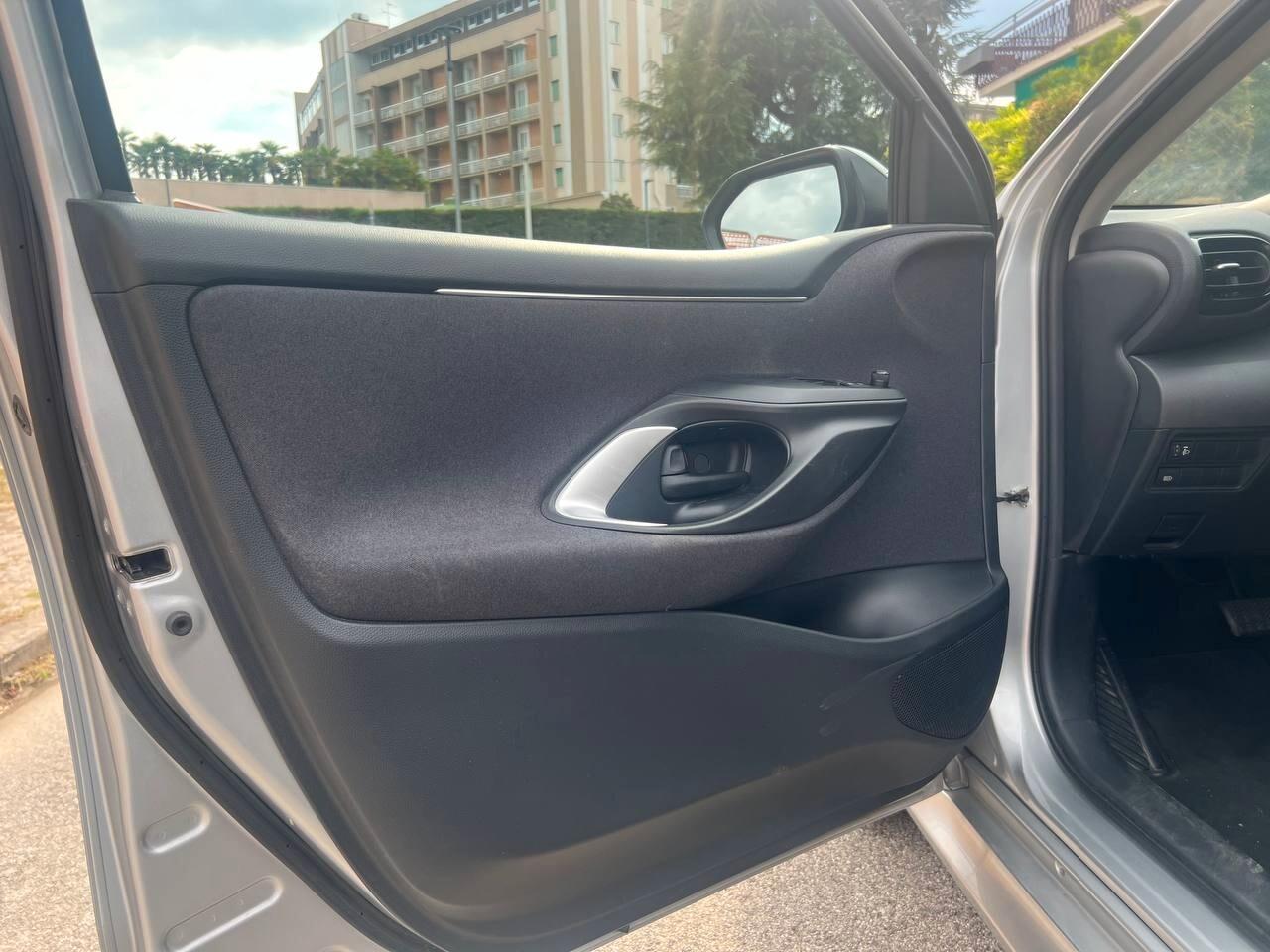 Toyota Yaris 1.5 Hybrid 5 porte Automatica Neopatentati