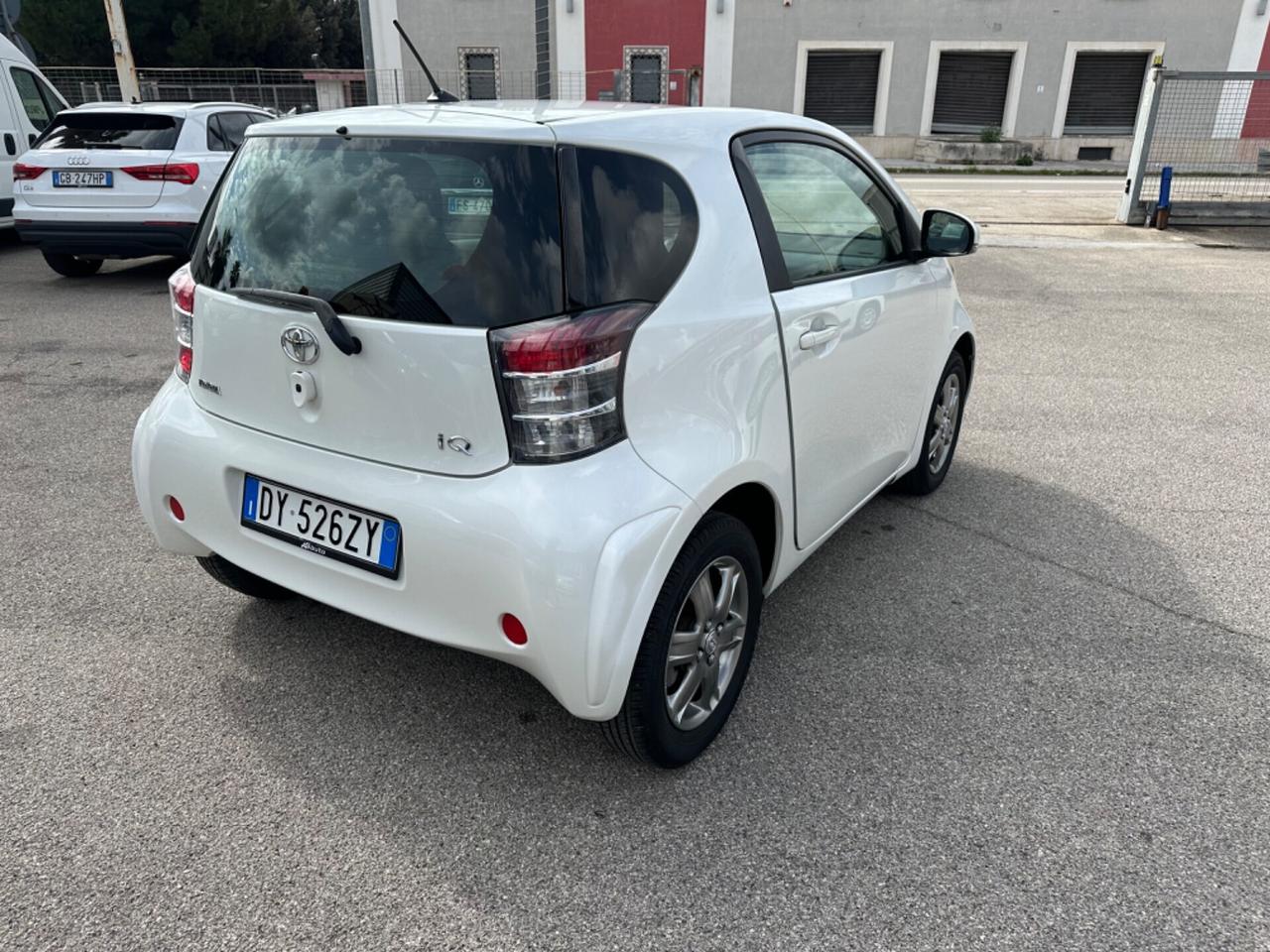 Toyota iQ 1.0 Sol