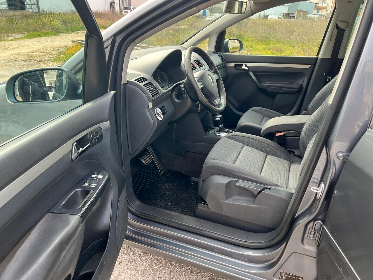 Volkswagen Touran 2.0 16V TDI DSG Highline