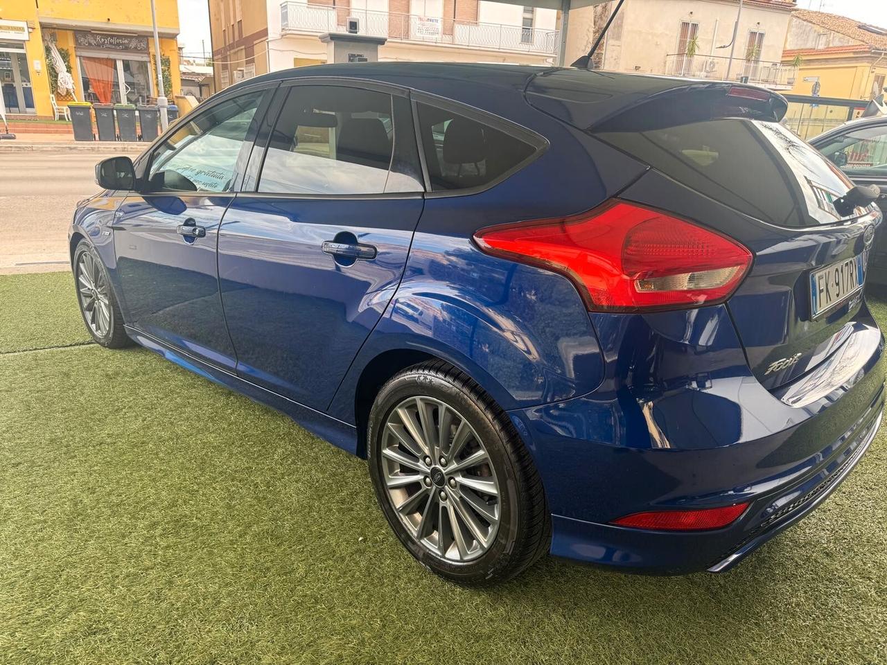 Ford Focus 1.5 TDCi 120 CV Start&Stop Powershift Titanium