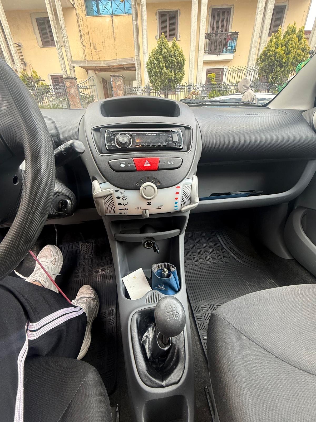 Toyota Aygo 1.0 12V VVT-i 5 porte Sol GPL
