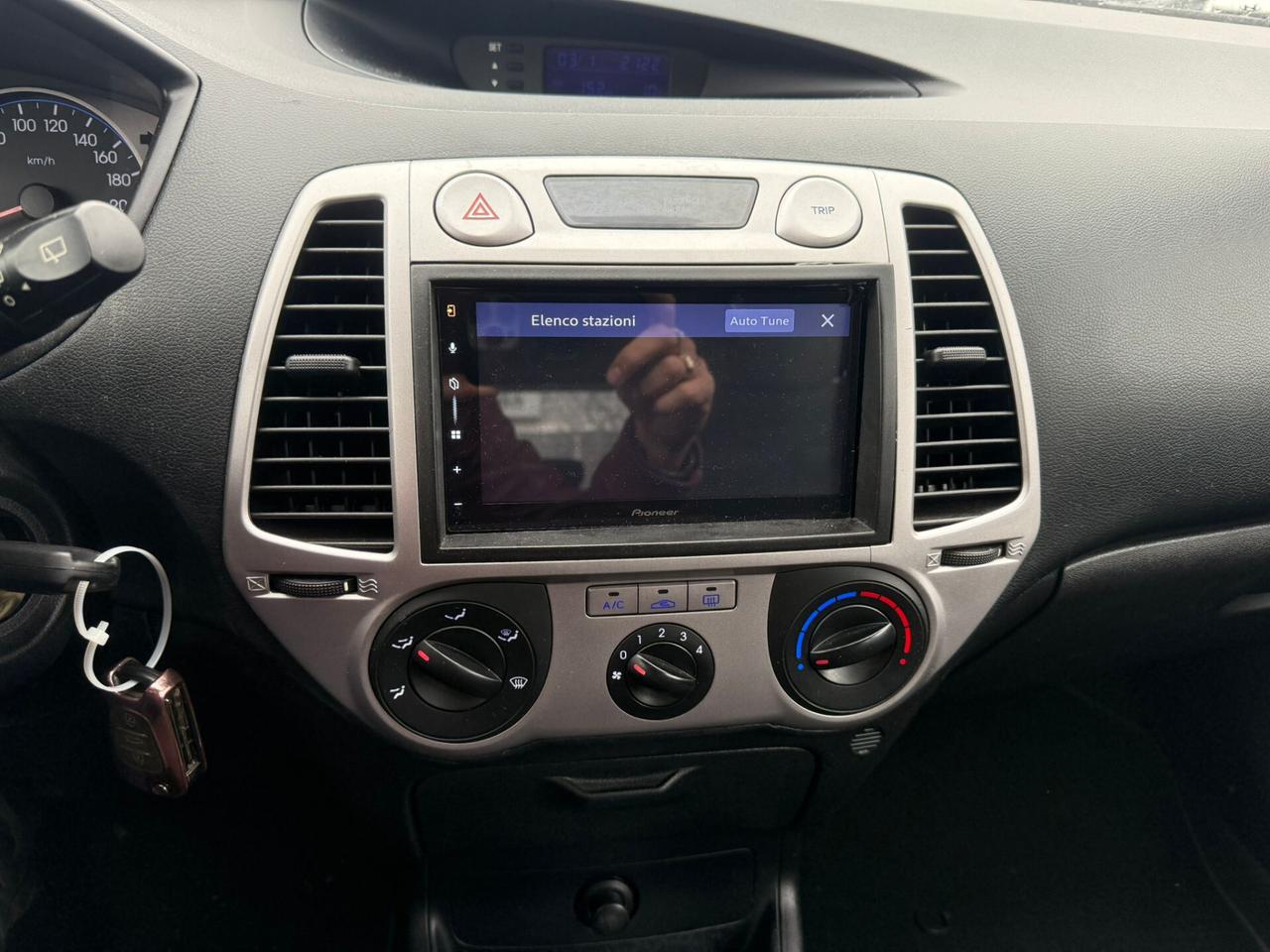 Hyundai i20 1.2 5p. ADATTA NEOPATENTATI