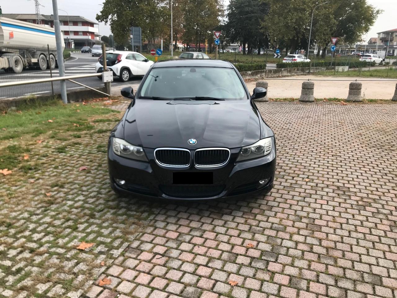 BMW 318d Touring 2.0 Eletta Automatica Neopatentati