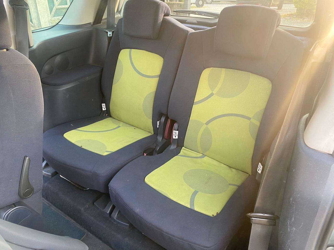 Peugeot 1007 1.4 HDi Trendy