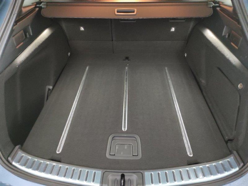 TOYOTA Corolla (2018-->) - Corolla Touring Sports 2.0 Hybrid Lounge