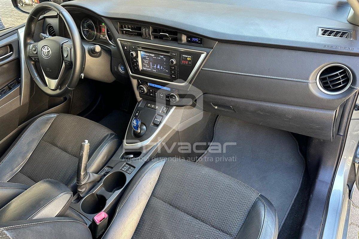TOYOTA Auris Touring Sports 1.8 Hybrid Lounge