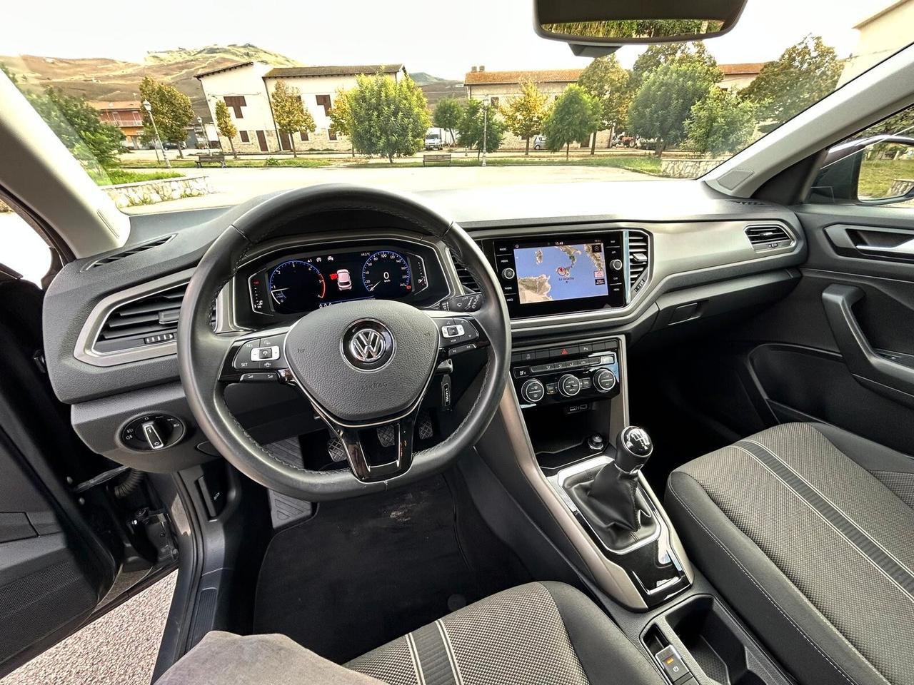 Volkswagen T-Roc 1.6 TDI SCR Business BlueMotion Technology