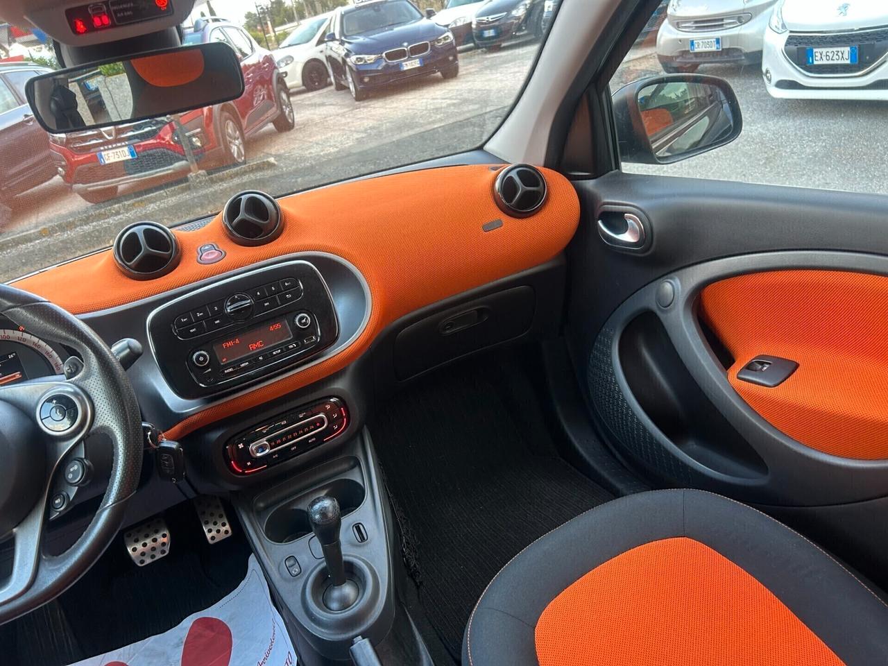 " UNA CHICCA " Smart ForFour 70 1.0 twinamic Passion