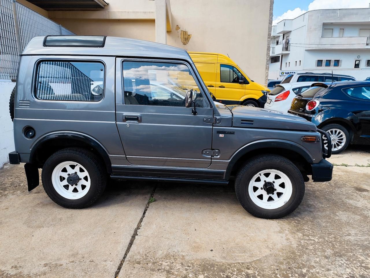 Suzuki SJ 413 SJ413 Berlina TA De Luxe
