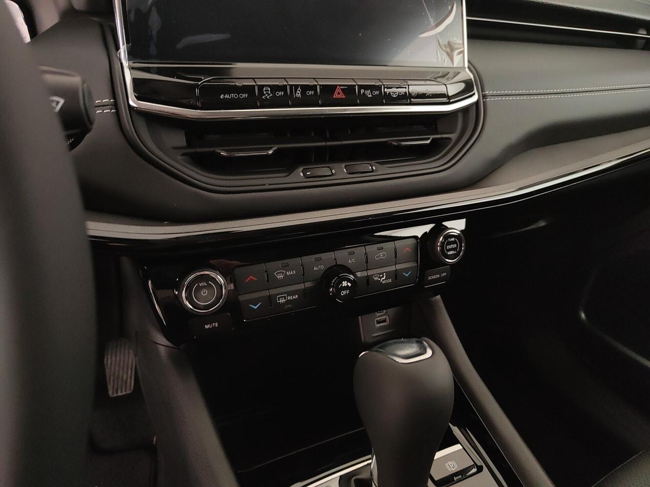 Jeep Compass HYBRID 1.5 TURBO MHEV Summit 130Cv