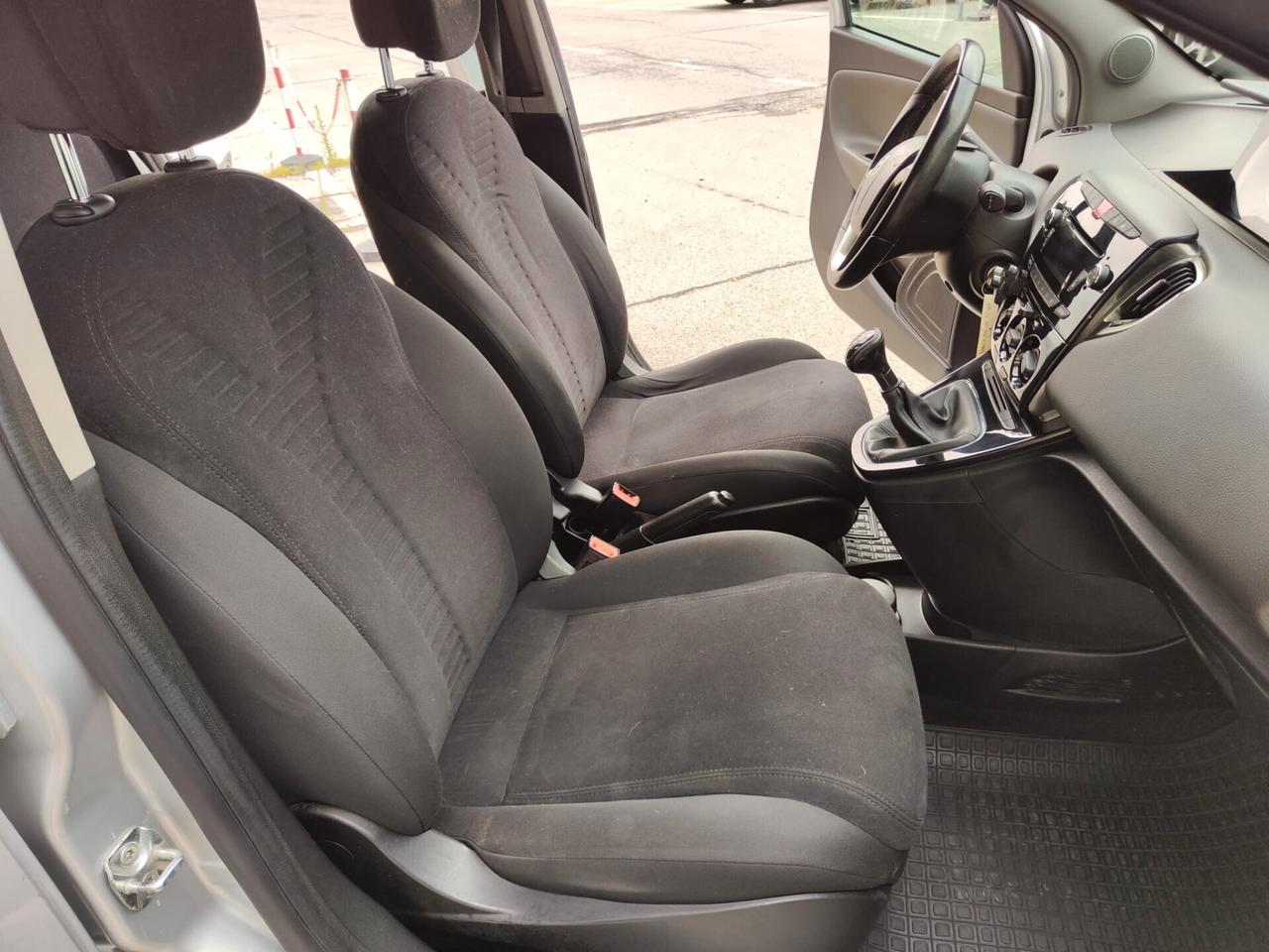 Lancia Ypsilon 1.3 MJT 16V 95 CV 5 porte S&S Silver