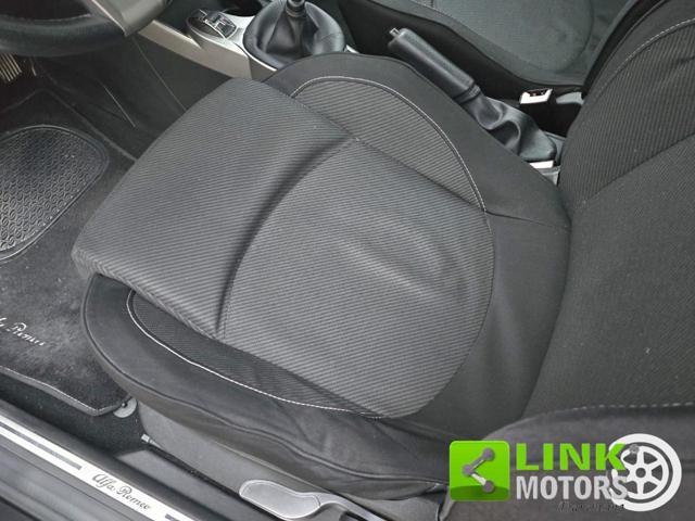 ALFA ROMEO MiTo 1.6 JTDm-2 S&S Distinctive Sport Pack