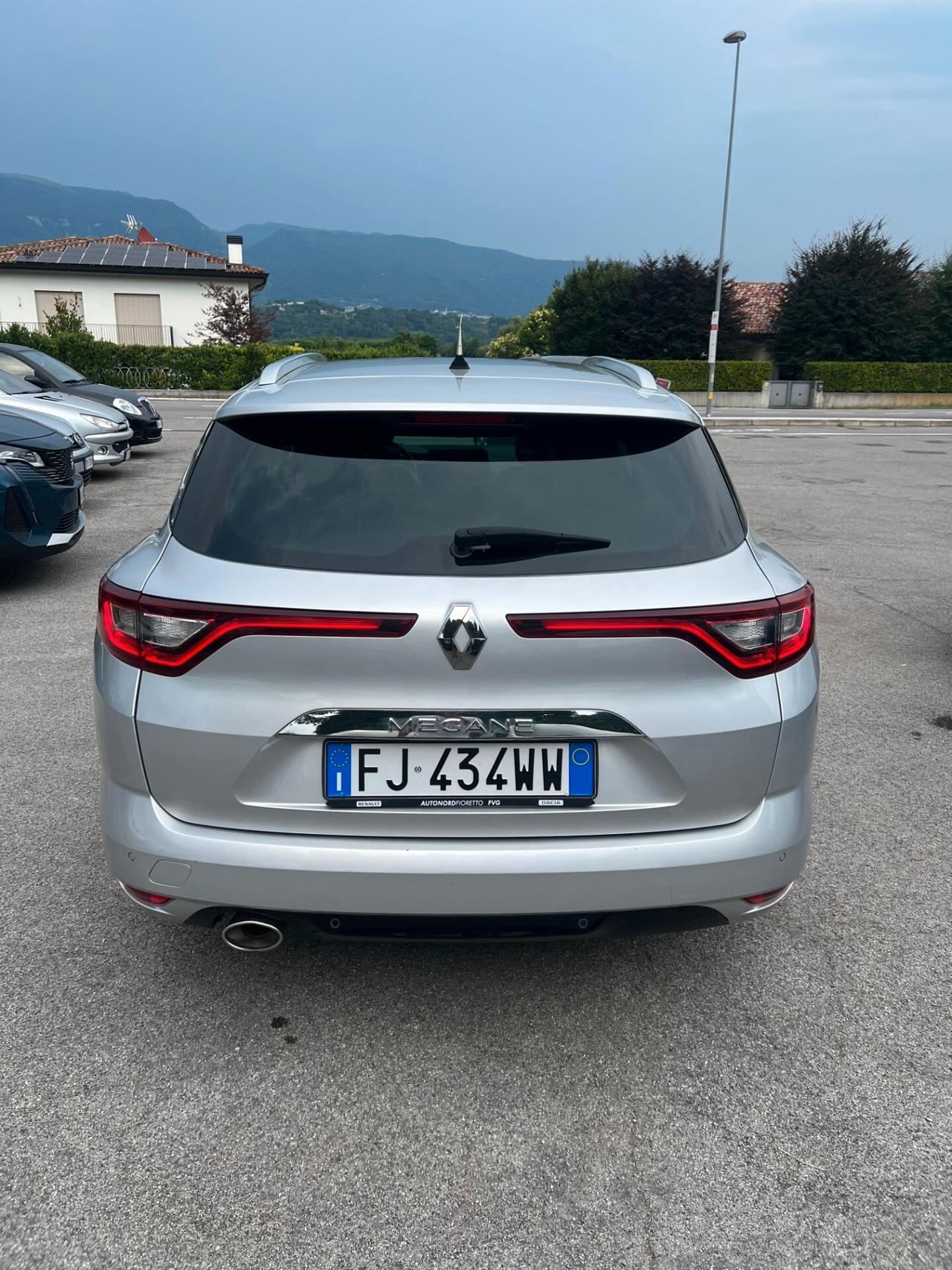 Renault Megane Mégane dCi 8V 110 CV EDC Energy Bose