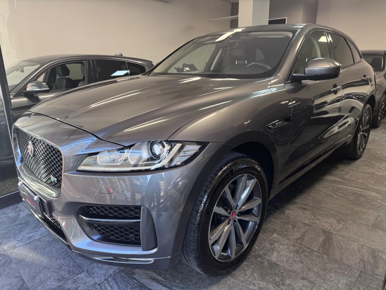 Jaguar F-Pace 2.0 D 180 CV R-Sport Finanziabile
