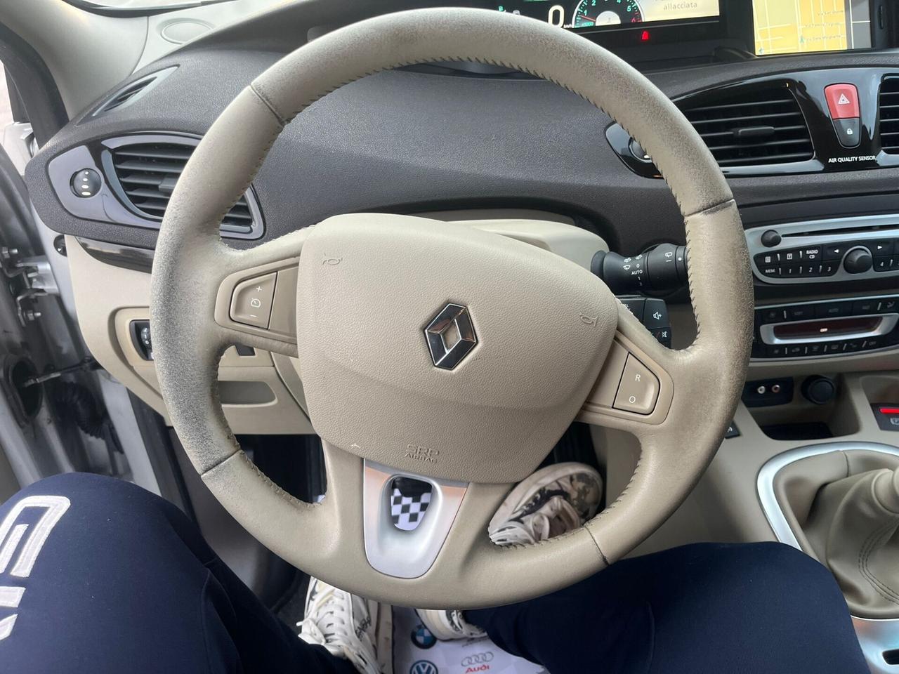 Renault Scenic Scénic X-Mod 1.5 dCi Luxe 2011