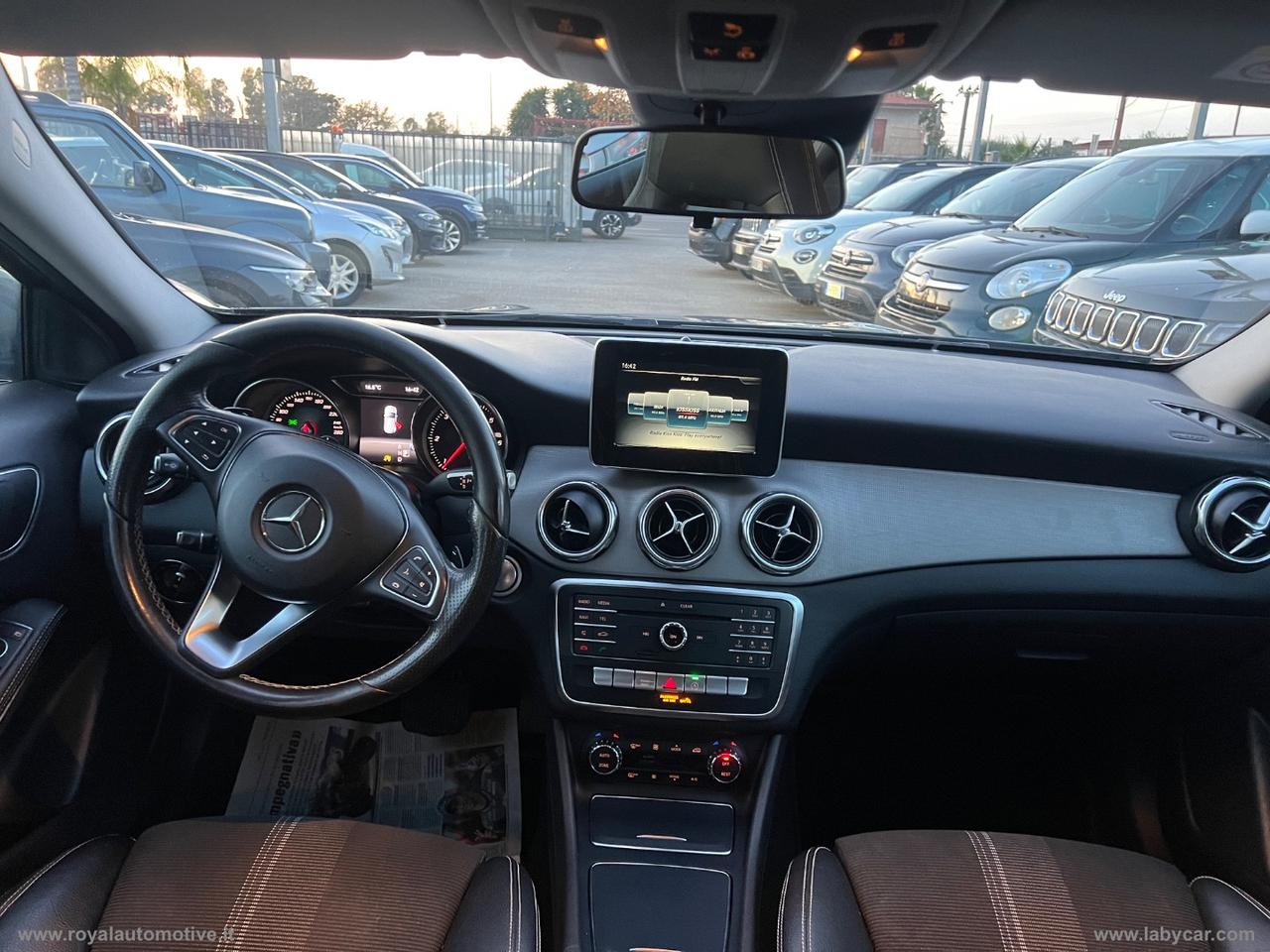 MERCEDES-BENZ GLA 180 Sport