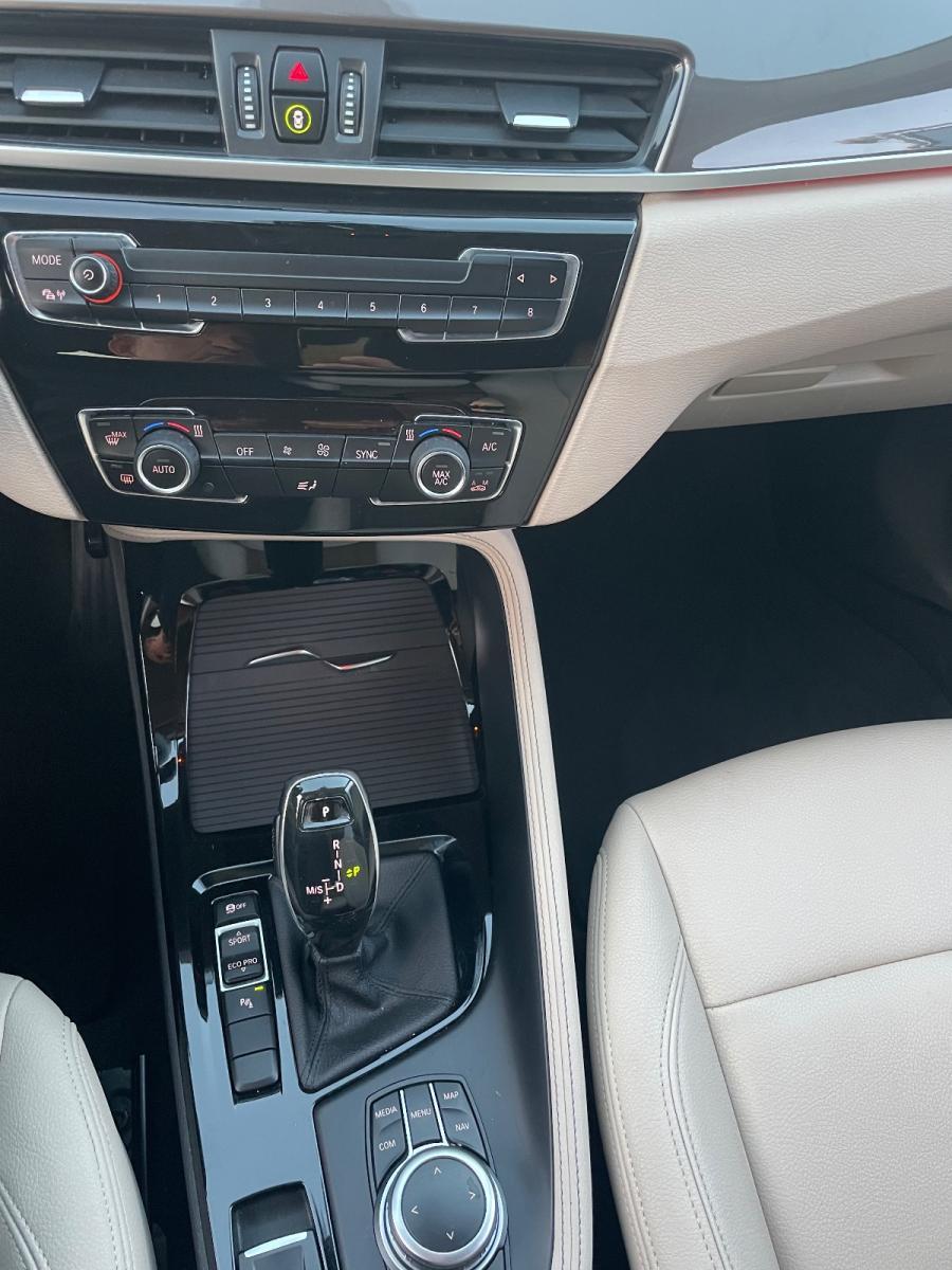 BMW - X1 - sDrive18d xLine