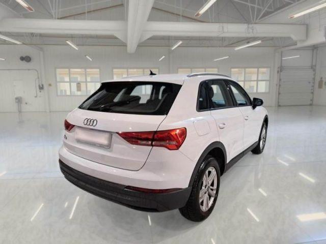 AUDI Q3 45 TFSI e S tronic Business