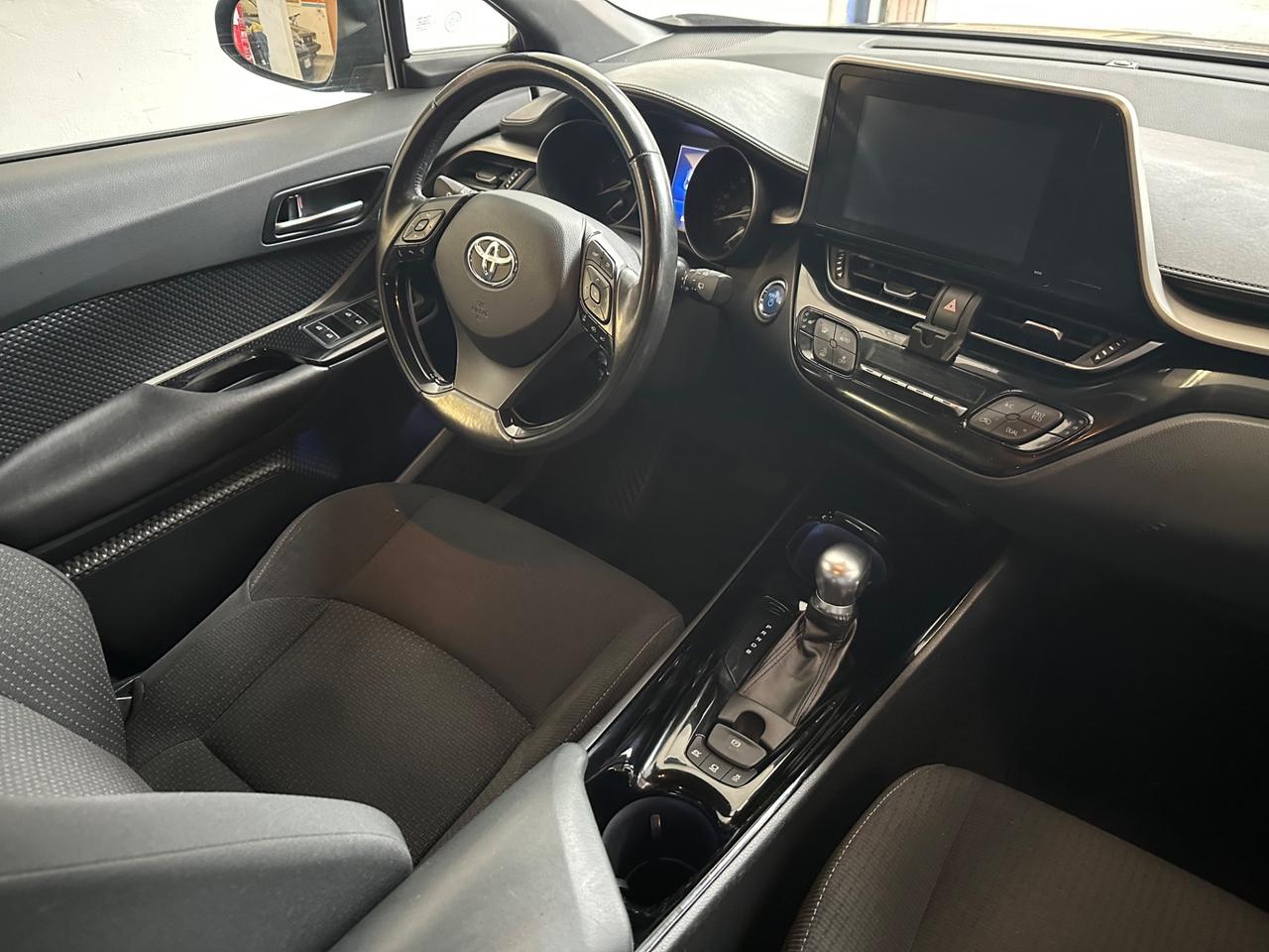 Toyota C-HR 1.8 Hybrid E-CVT Business