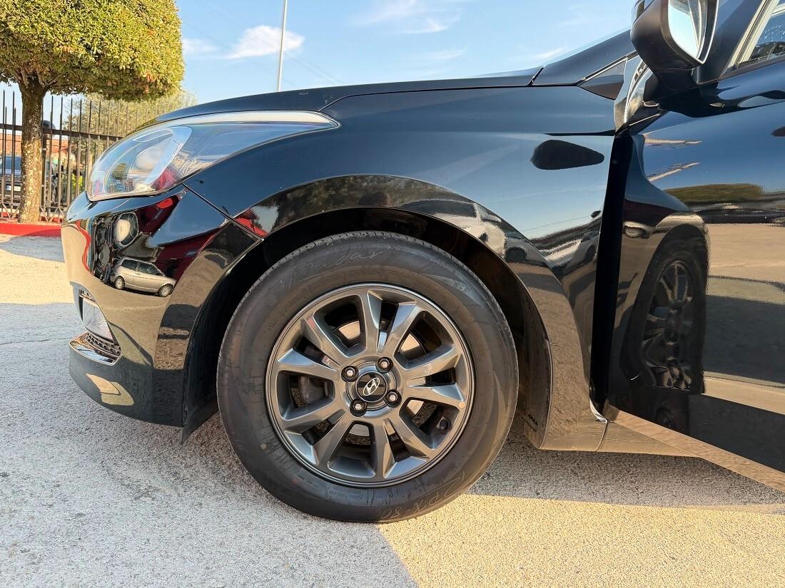 Hyundai i20 1.2 5 porte Econext Blackline