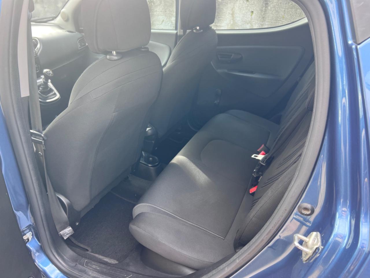 Lancia Ypsilon 1.0 FireFly 5 porte S&S Hybrid Ecochic Gold