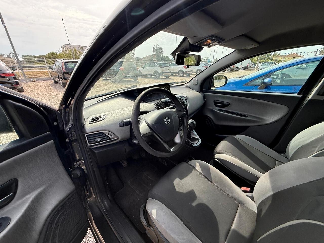 Lancia Ypsilon 0.9 TwinAir 85 CV 5 porte Metano Ecochic Gold