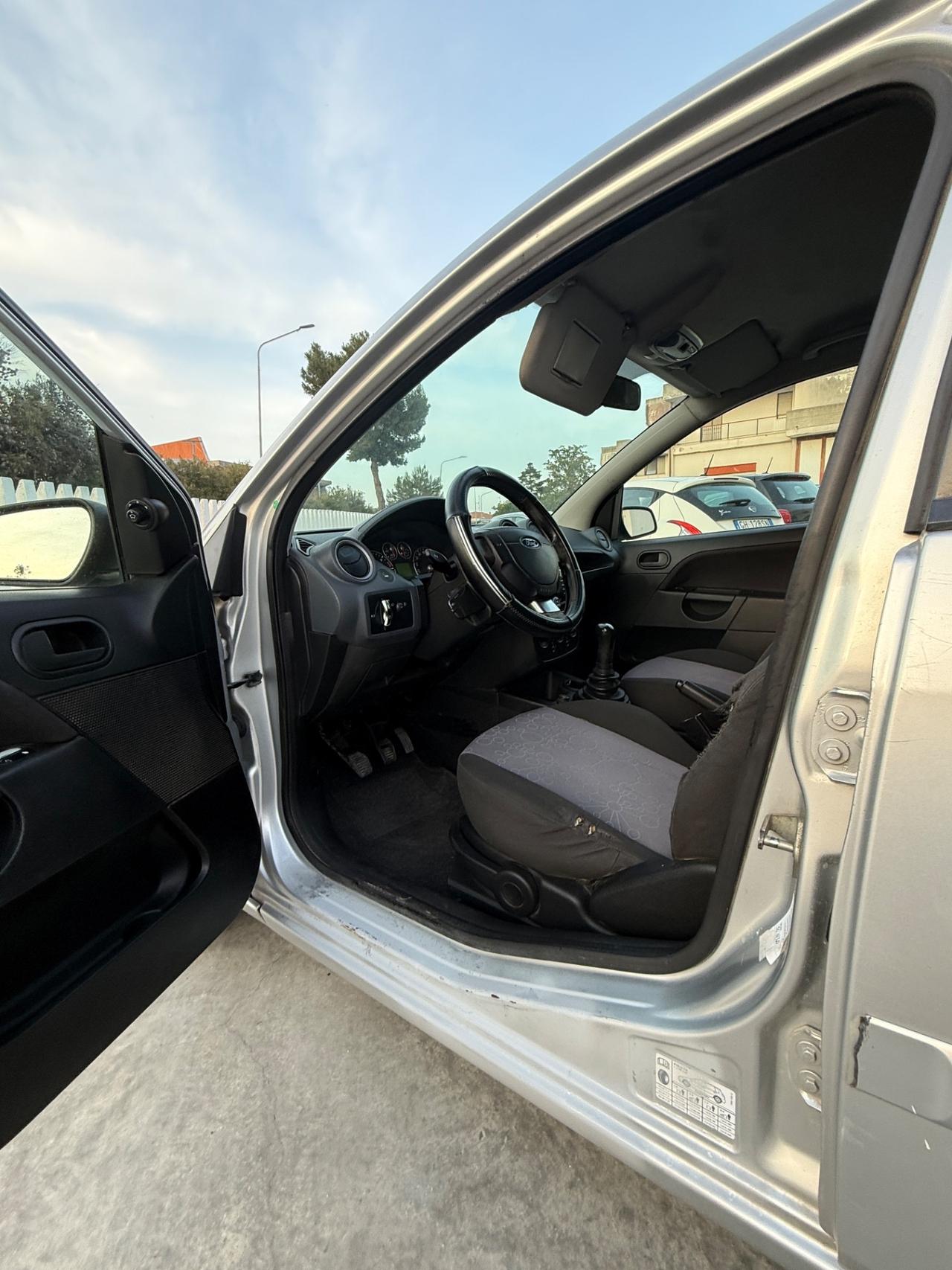 Ford Fiesta 1.4 TDCi 5p. Ghia