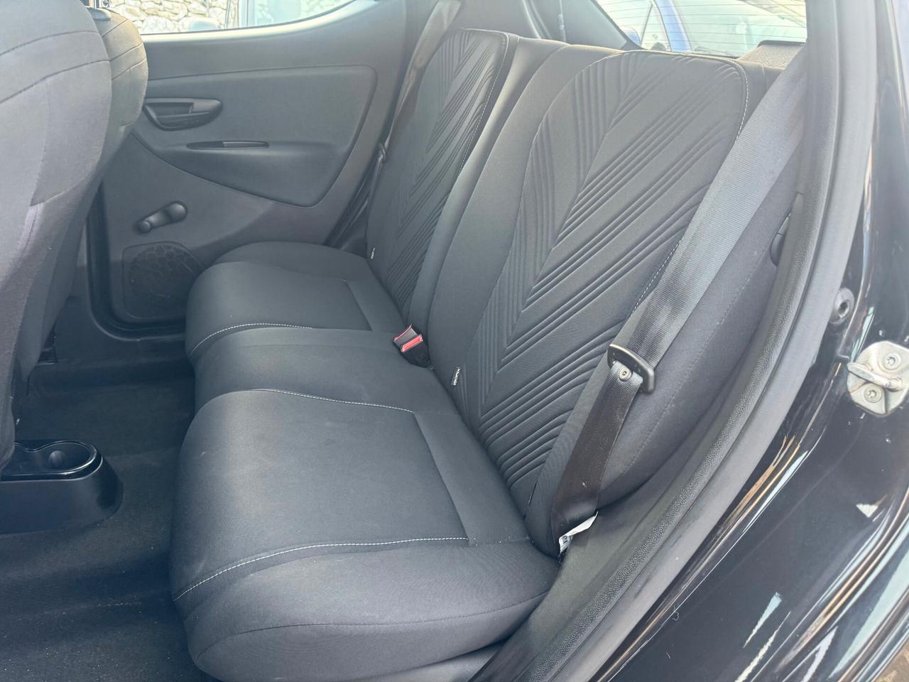 Lancia Ypsilon 1.0 FireFly 5 porte S&S Hybrid Ecochic Gold