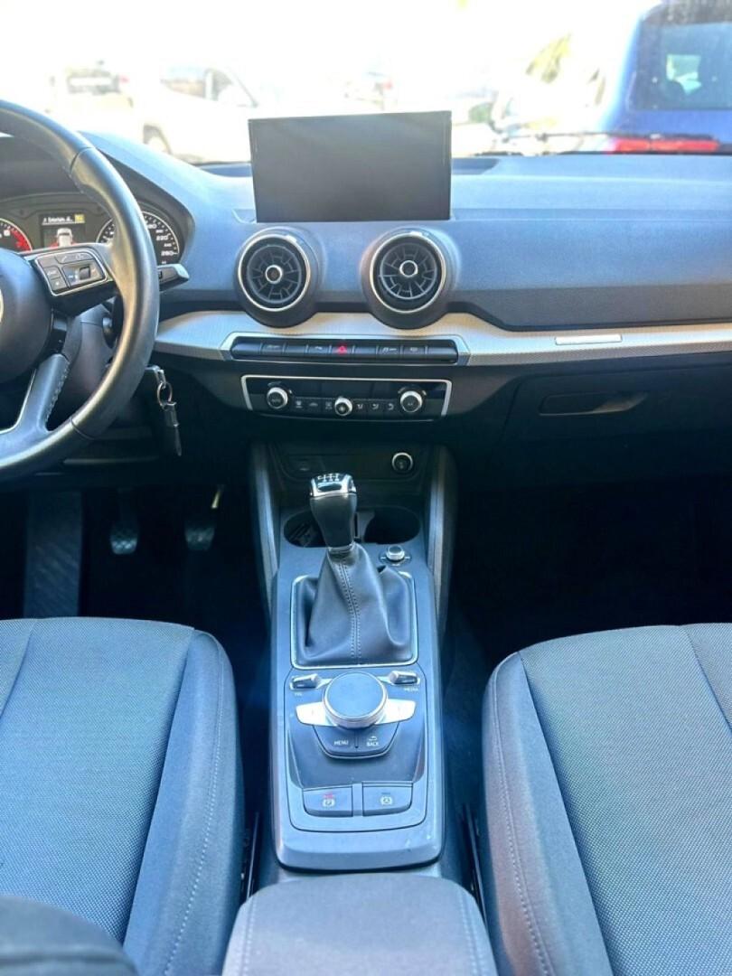 AUDI Q2 30 TFSI Business