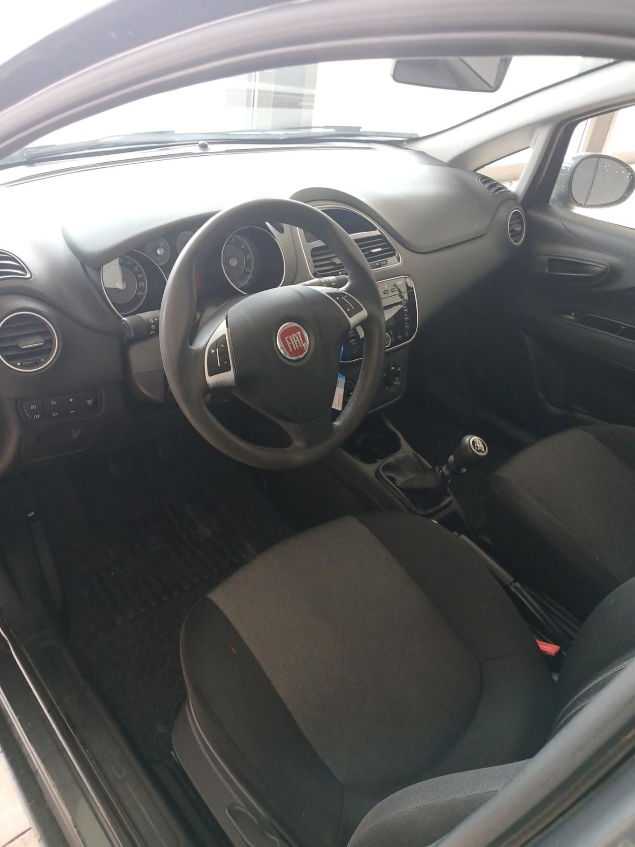 Fiat Grande Punto 5 porte 1.2 benzina model 2017