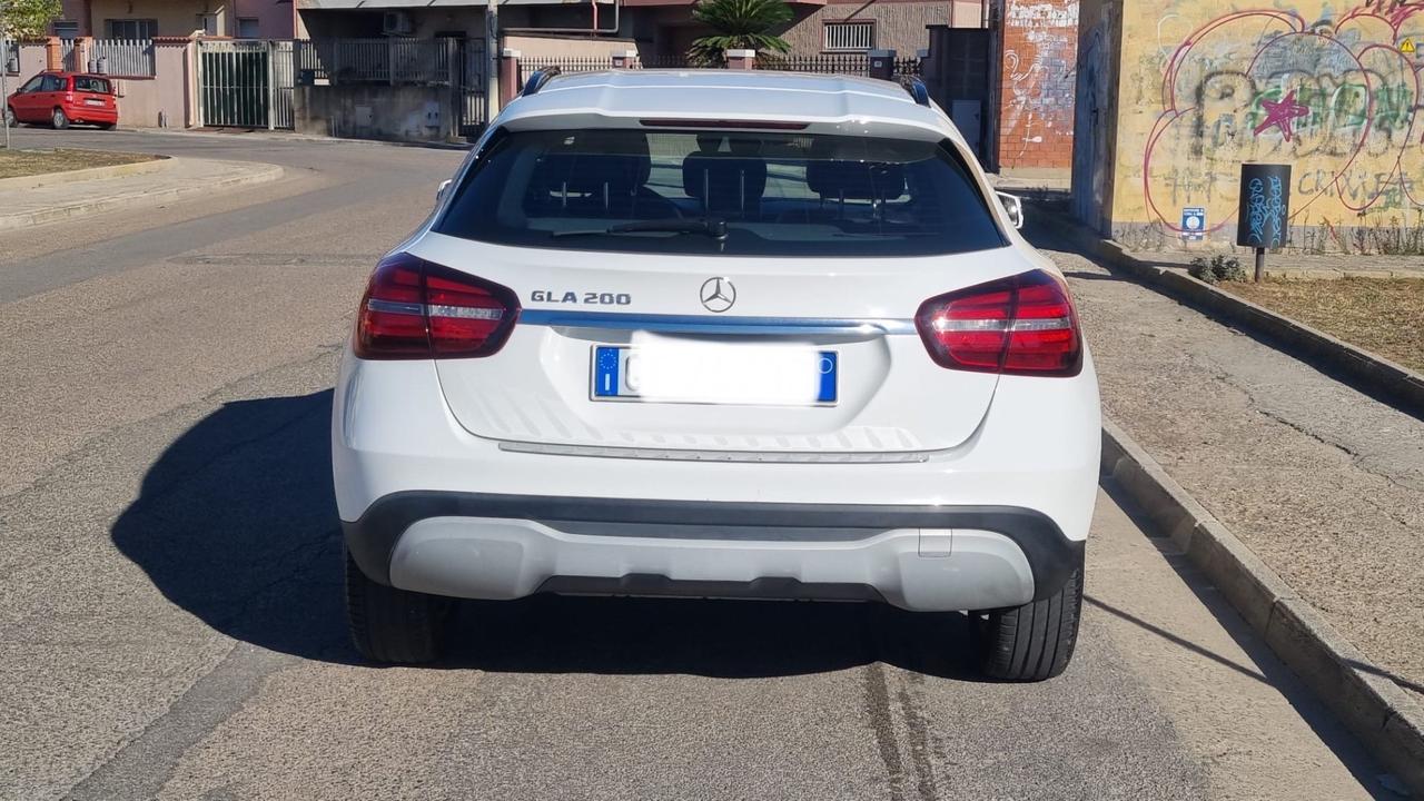 Mercedes-benz GLA 200 Premium
