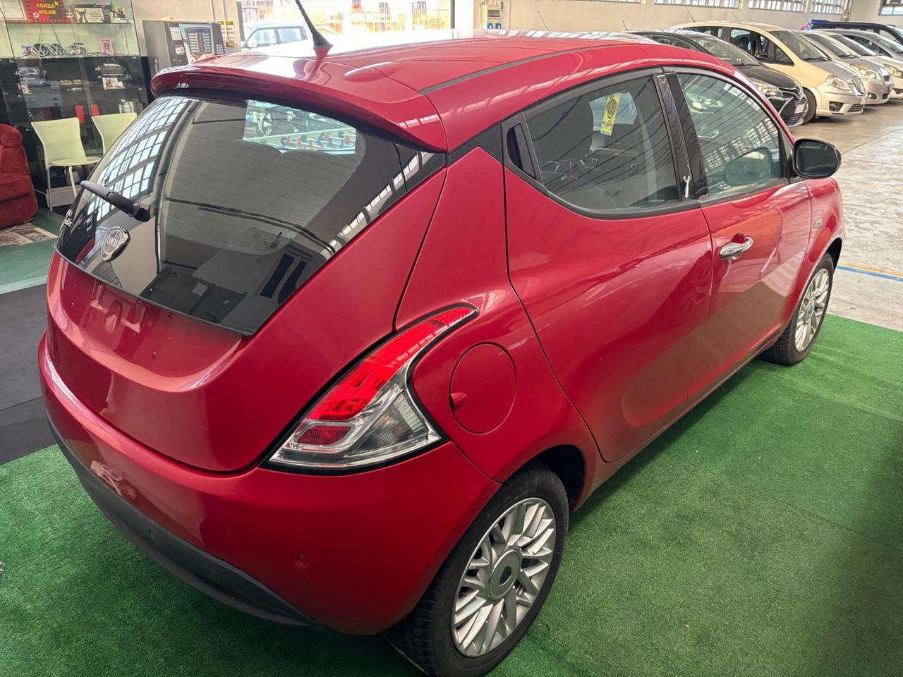 Lancia Ypsilon 0.9 TwinAir 85 CV 5 porte S&S Gold