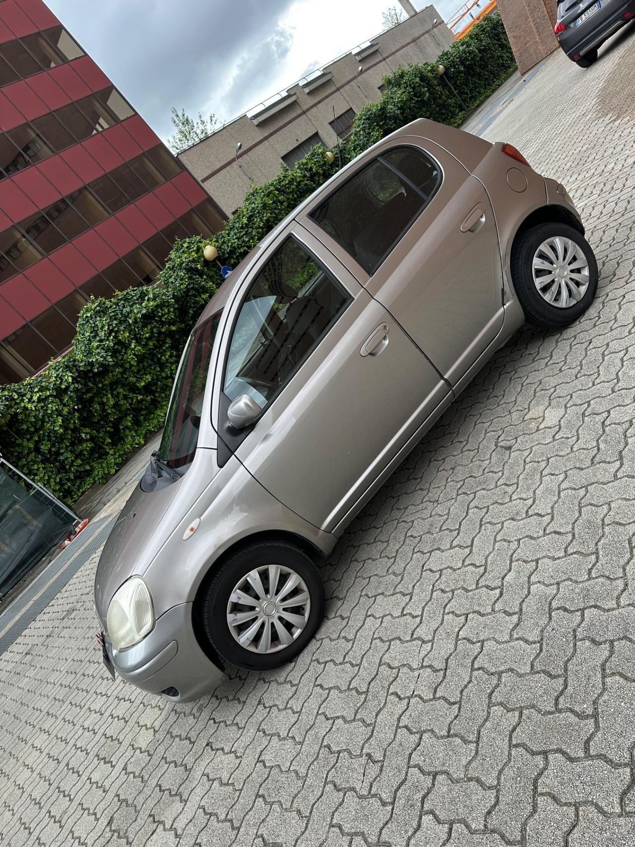 Toyota Yaris 1.0i 16V cat 5 porte Expo Clima
