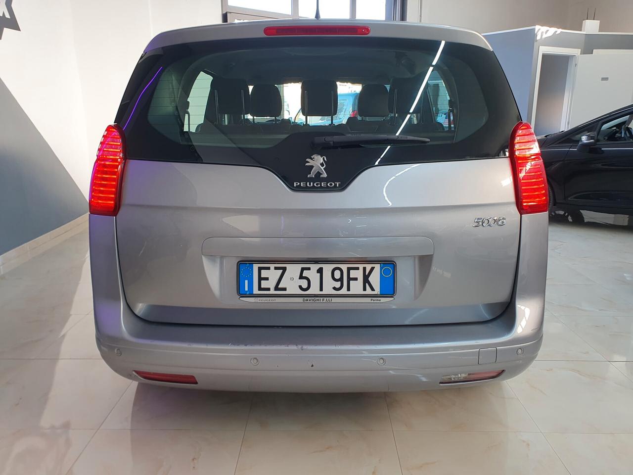 Peugeot 5008 1.6 hdi 115cv Active 2015