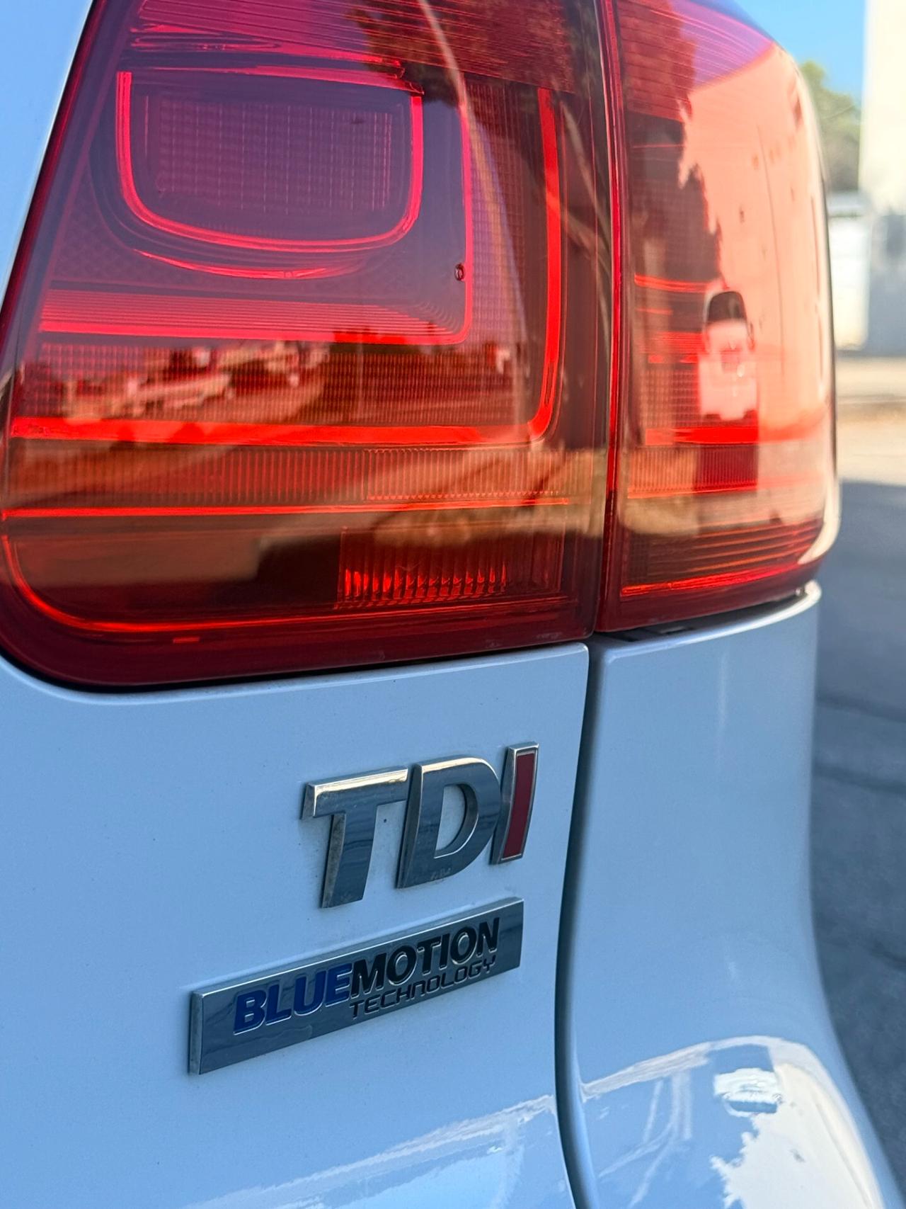 Volkswagen Tiguan 2.0 tdi Sport STYLE ,KM CERTIFICATI VOLKSWAGEN,NAVI,BLUETOOTH,SENSORI DI PARCHEGGIO