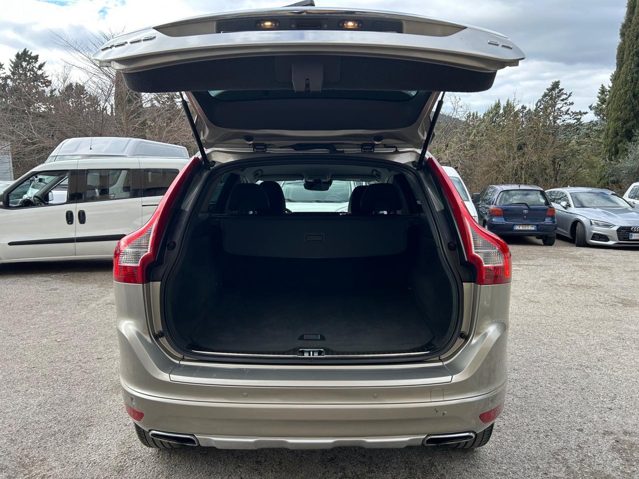 Volvo XC 60 XC60 D4 R-design Momentum Euro6