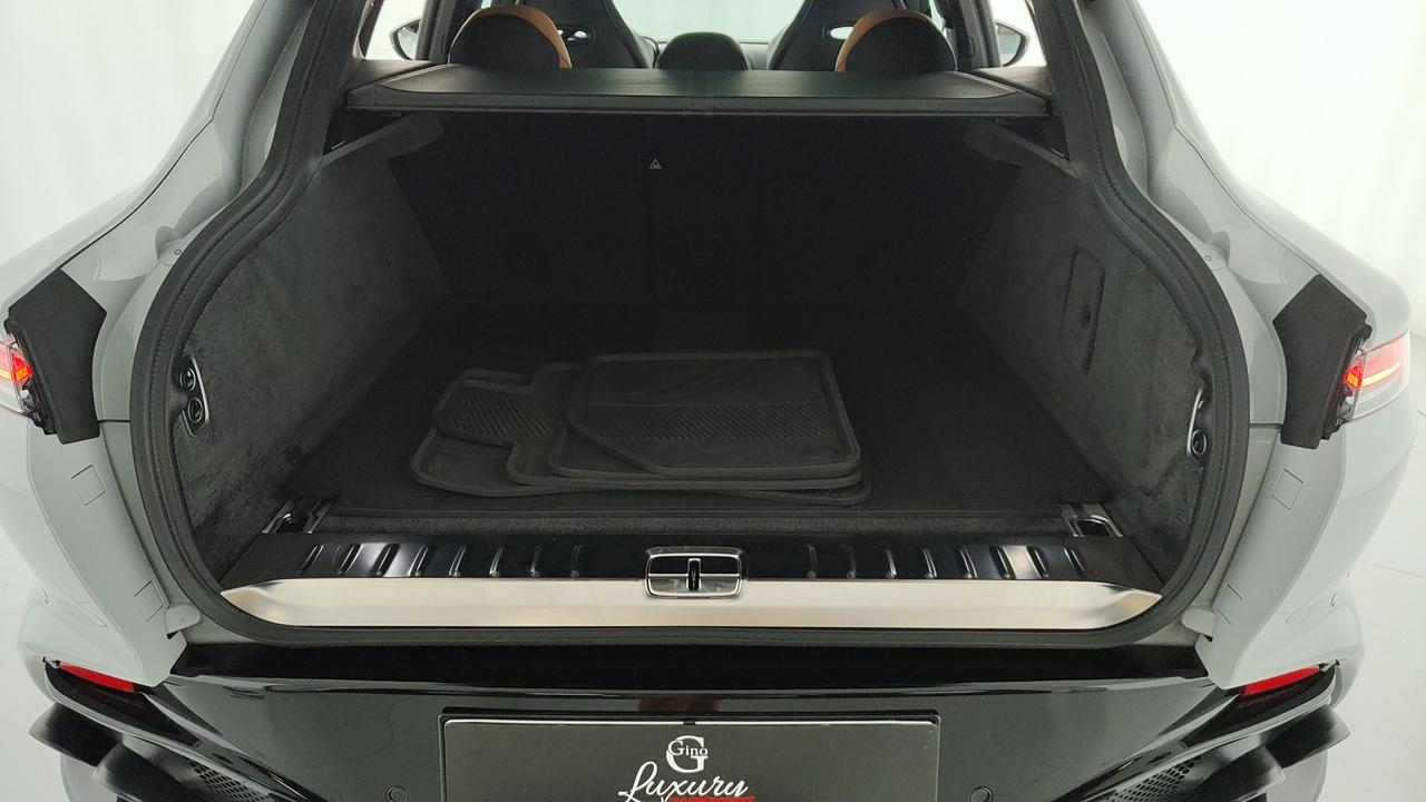 ASTON MARTIN DBX707 4.0 auto