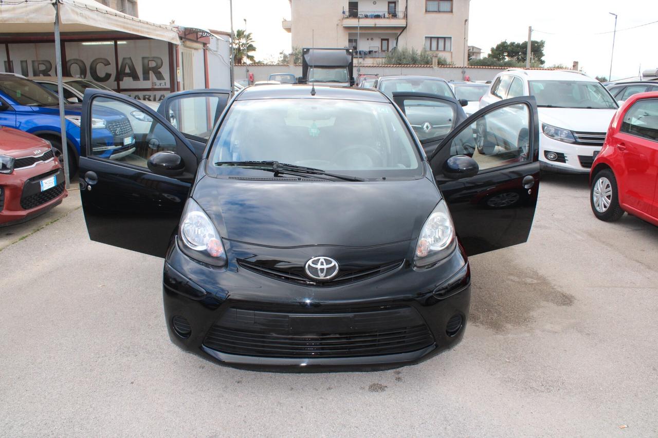Toyota Aygo 1.0 12V VVT-i 5 porte Active Connect