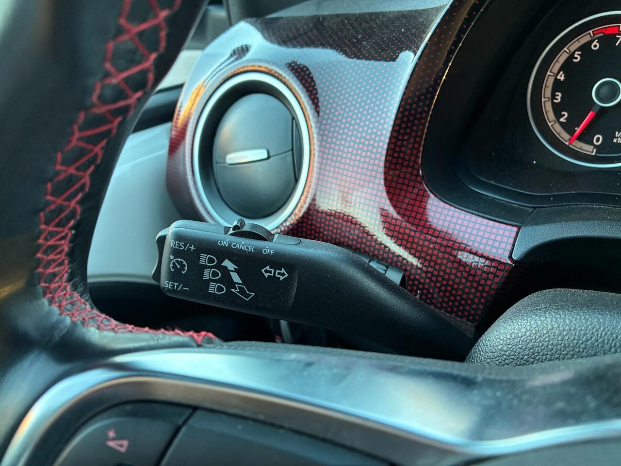 Volkswagen up! 1.0 TSI GTI BlueMotion Technology