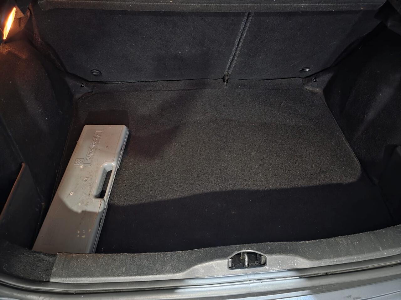Citroen C4 1.4 Elegance Gpl