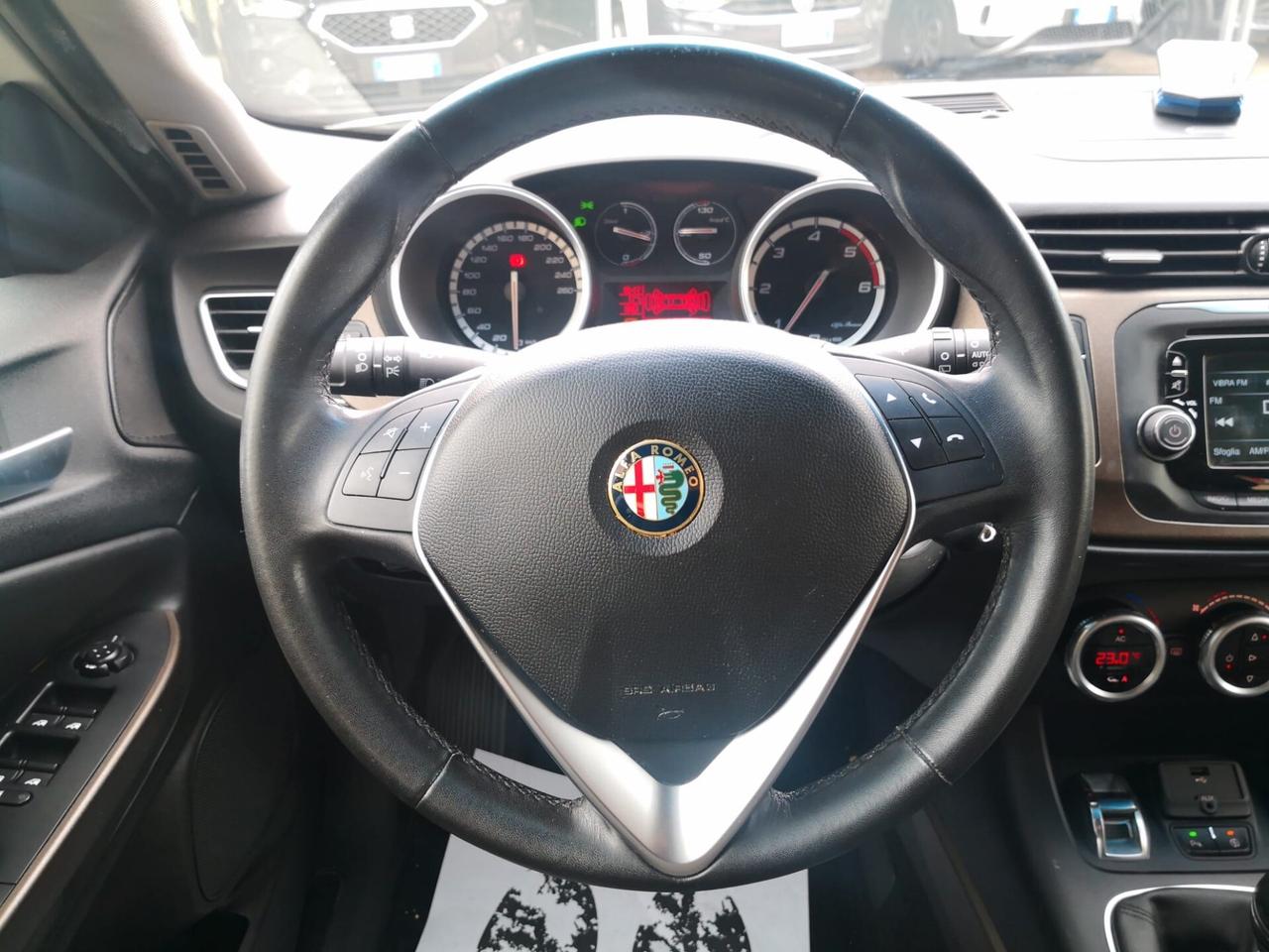 Alfa Romeo Giulietta 1.6 JTDm-2 105 CV ***SENSORI PARK***PELLE/TESSUTO***