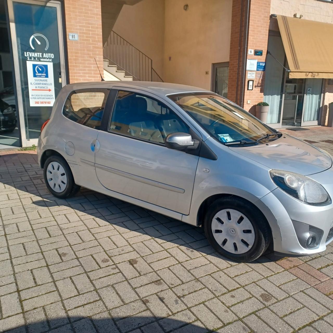 144.118KM TWINGO 1.2 PER NEOPATENTATI