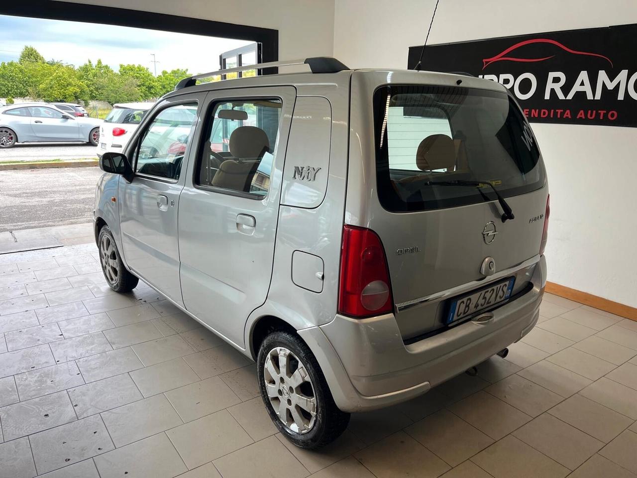 Opel Agila 1.2 16V Comfort