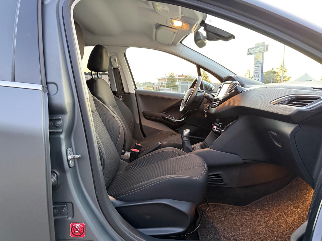 Peugeot 208 1.6 BlueHDi 100cv 5p. Allure GR. OPACO