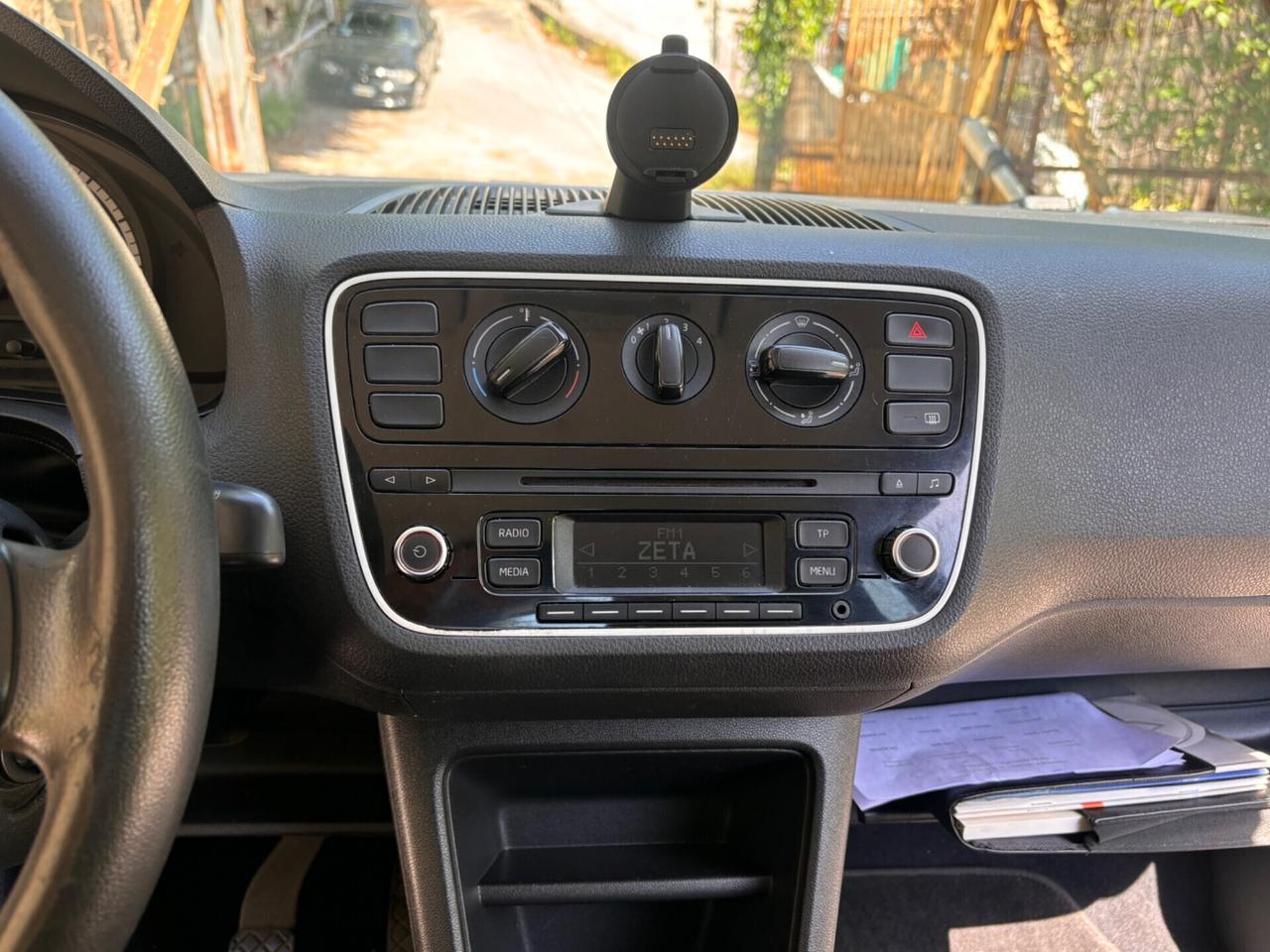 Volkswagen up! 1.0 3p. take