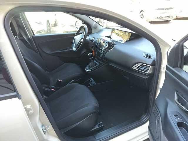 Lancia Ypsilon 1.2 69 CV 5 porte S&S Gold