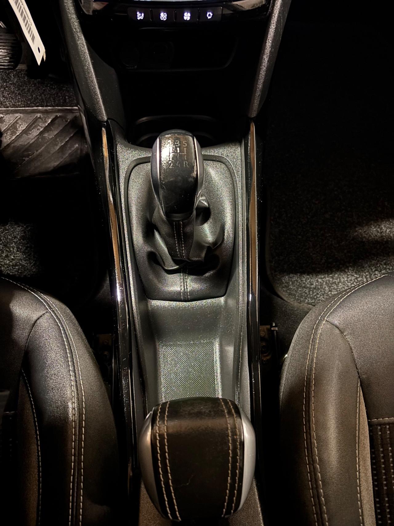 Peugeot 2008 1.2 B / GPL 2029 OK NEOPATENTATI Allure