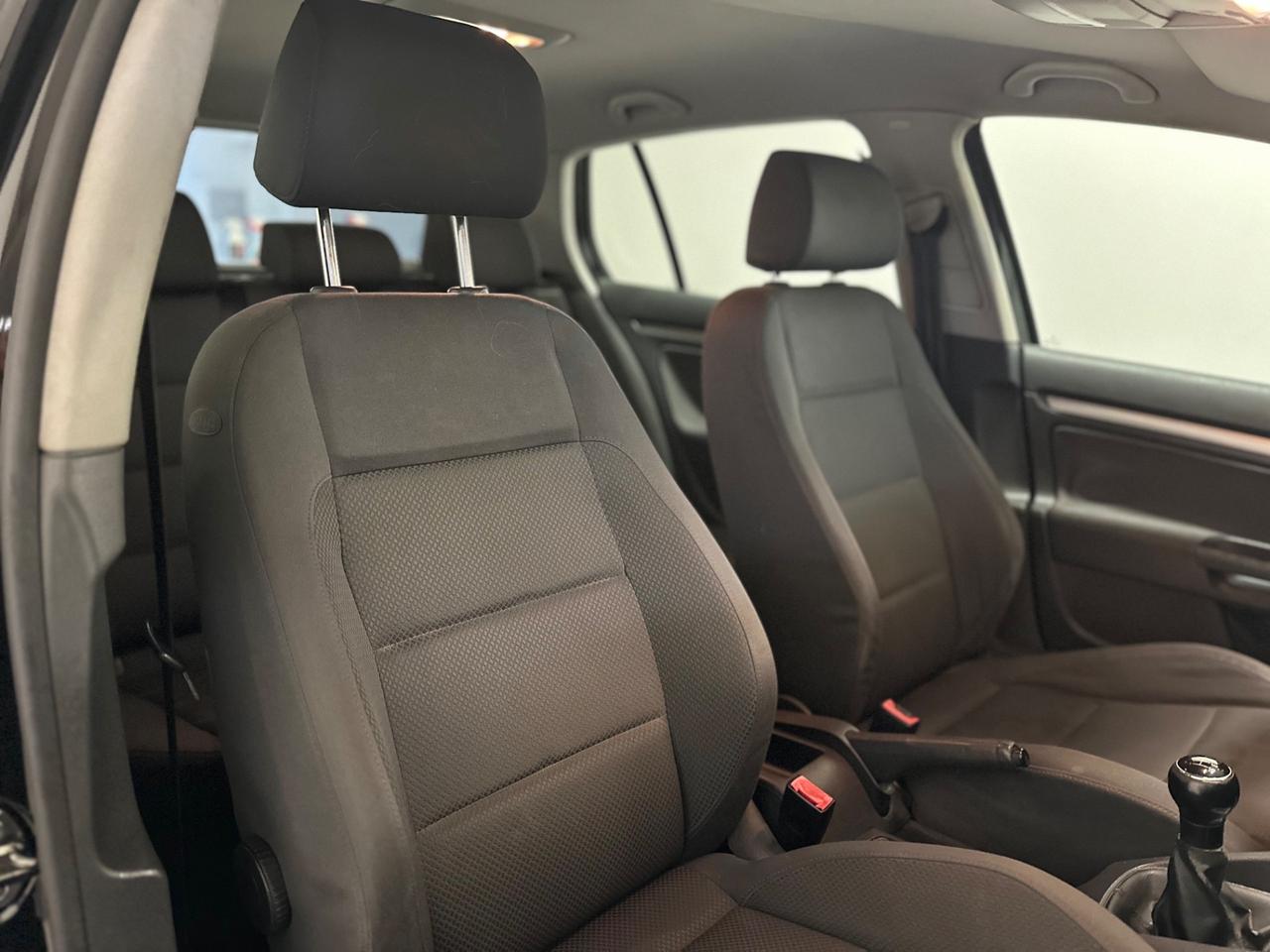 Volkswagen Golf 1.6 16V FSI 5p. Sportline NEOPATENTATI