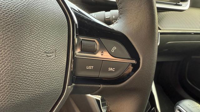 PEUGEOT 2008 1.2PURETECH 100CV S&S ALLURE*CL17*FULL LED*