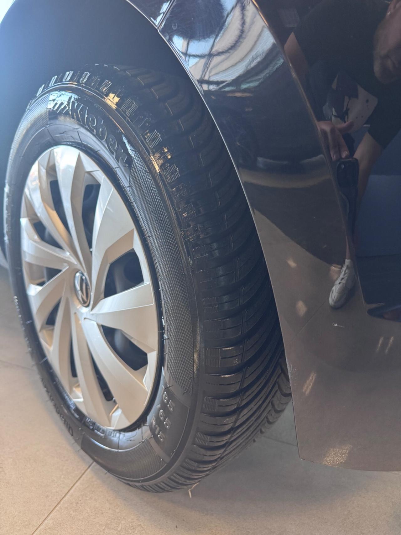 VOLKSWAGEN POLO 1.0 BENZINA COMFORTLINE 5 PORTE
